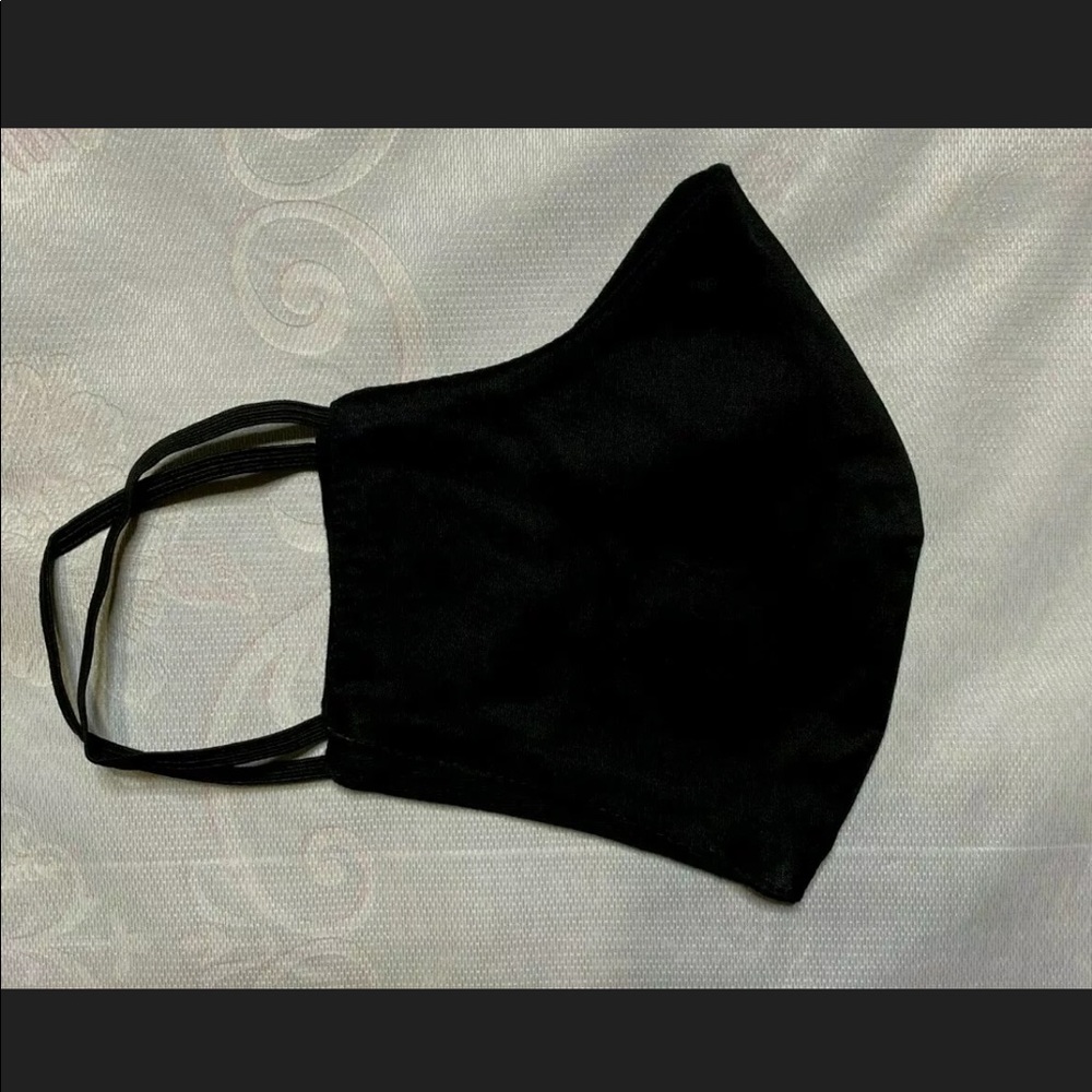Black reusable and washable face mask